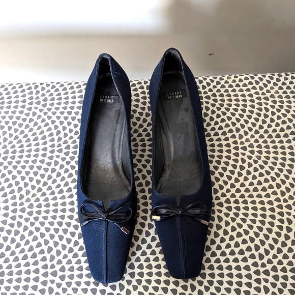 Stuart Weitzman kitten heels navy size 7.5 very narrow - Picture 1 of 4